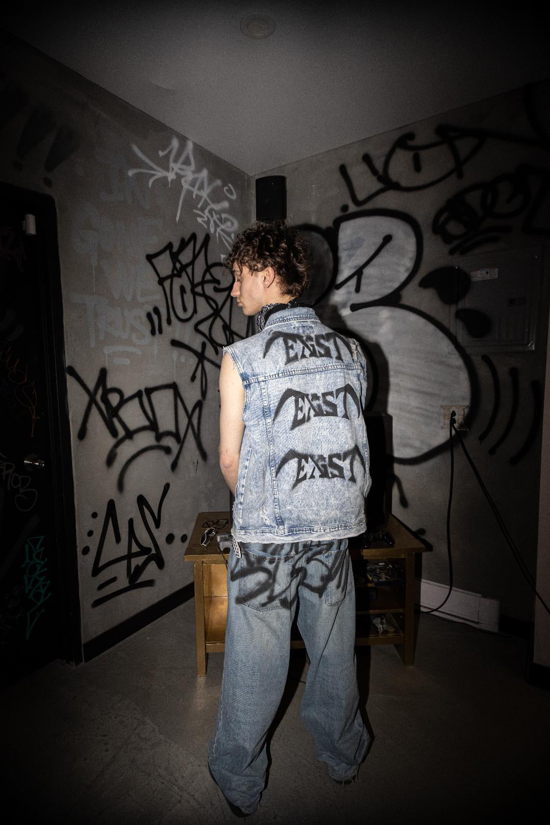 PRE BATTLE BATTLE CUT DENIM VEST