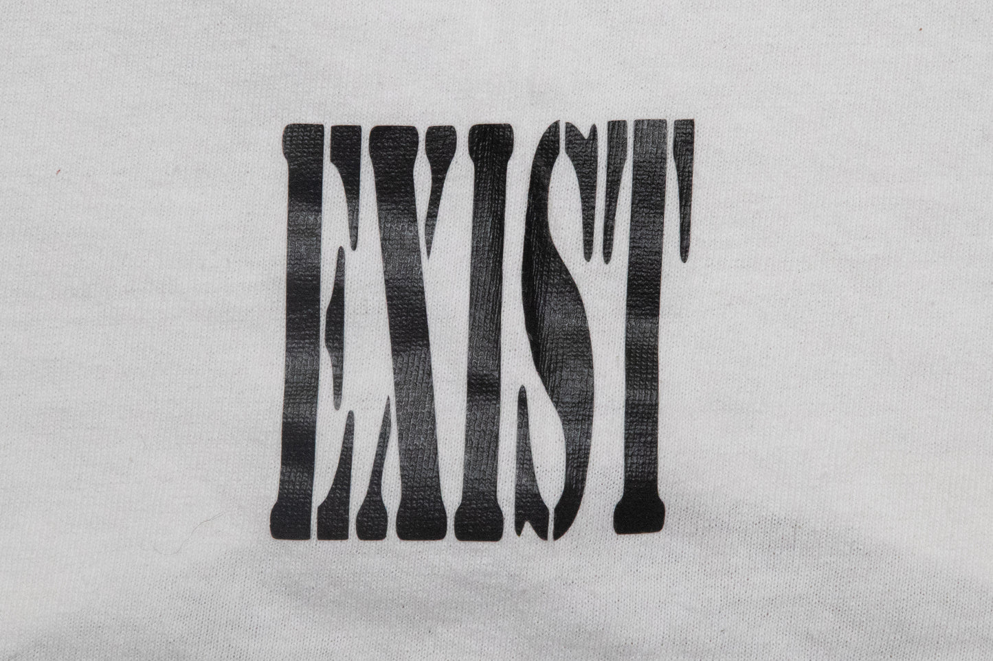 EXIST LUVS MTL TEE